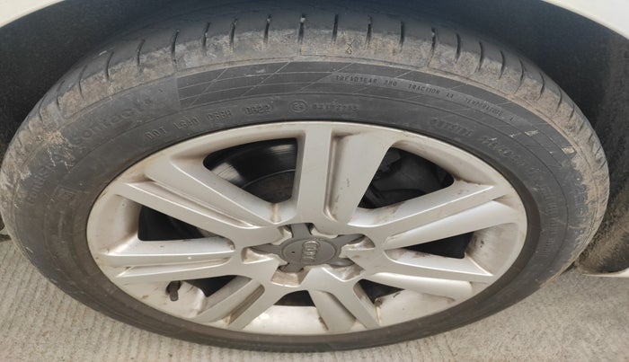 2010 Audi A4 2.0 TDI, Diesel, Automatic, 1,11,783 km, tyre