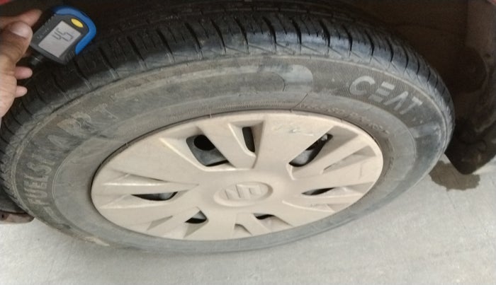 2012 Maruti Swift VXI, Petrol, Manual, 64,260 km, tyre