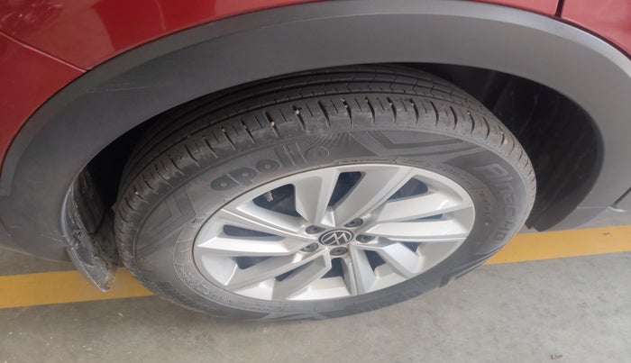 2021 Volkswagen TAIGUN HIGHLINE 1.0 TSI MT, Petrol, Manual, 17,096 km, tyre