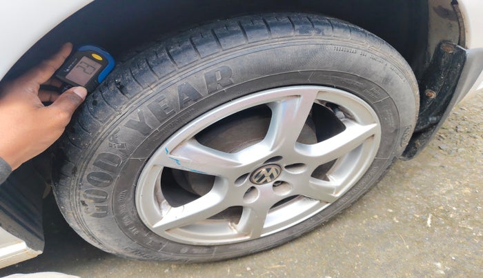 2013 Volkswagen Vento HIGHLINE PETROL AT, Petrol, Automatic, 65,215 km, tyre