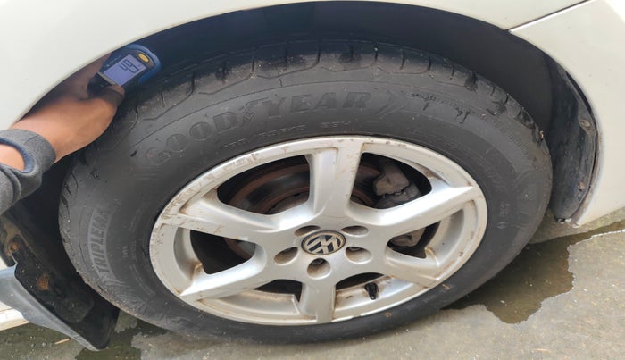 2013 Volkswagen Vento HIGHLINE PETROL AT, Petrol, Automatic, 65,215 km, tyre