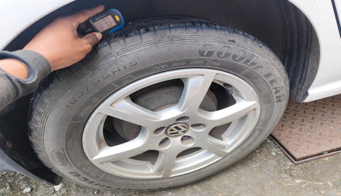 2013 Volkswagen Vento HIGHLINE PETROL AT, Petrol, Automatic, 65,215 km, tyre