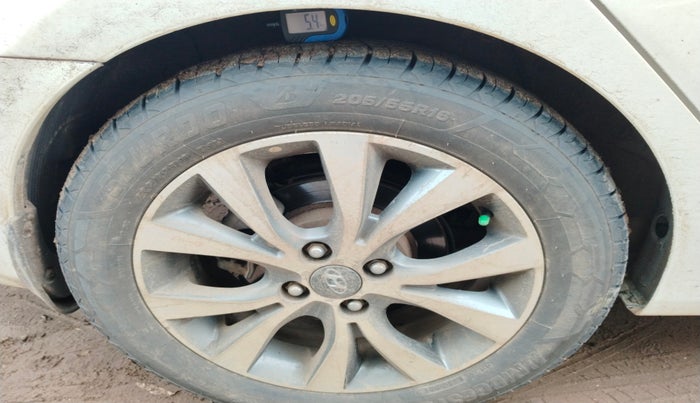2013 Hyundai Verna FLUIDIC 1.6 CRDI SX, Diesel, Manual, 89,256 km, tyre