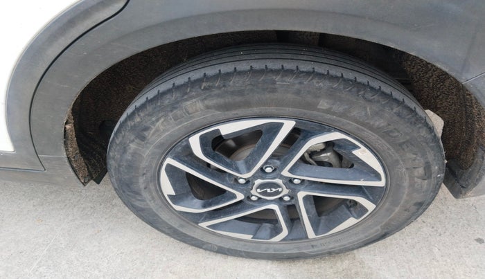 2022 KIA CARENS LUXURY PLUS 1.5 DIESEL AT 7 STR, Diesel, Automatic, 68,643 km, tyre