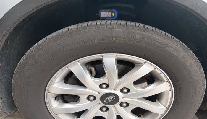 2017 Mahindra XUV500 W10, Diesel, Manual, 50,713 km, tyre