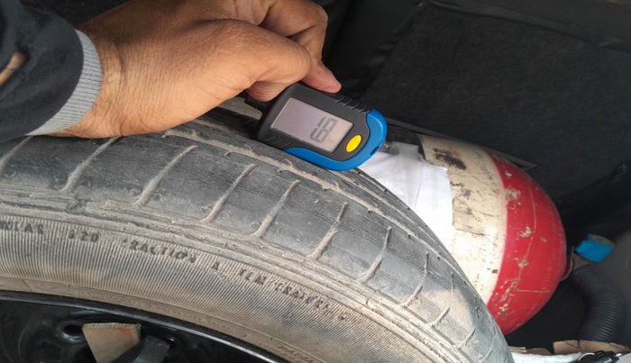 2015 Maruti Celerio VXI, Petrol, Manual, 1,18,359 km, tyre