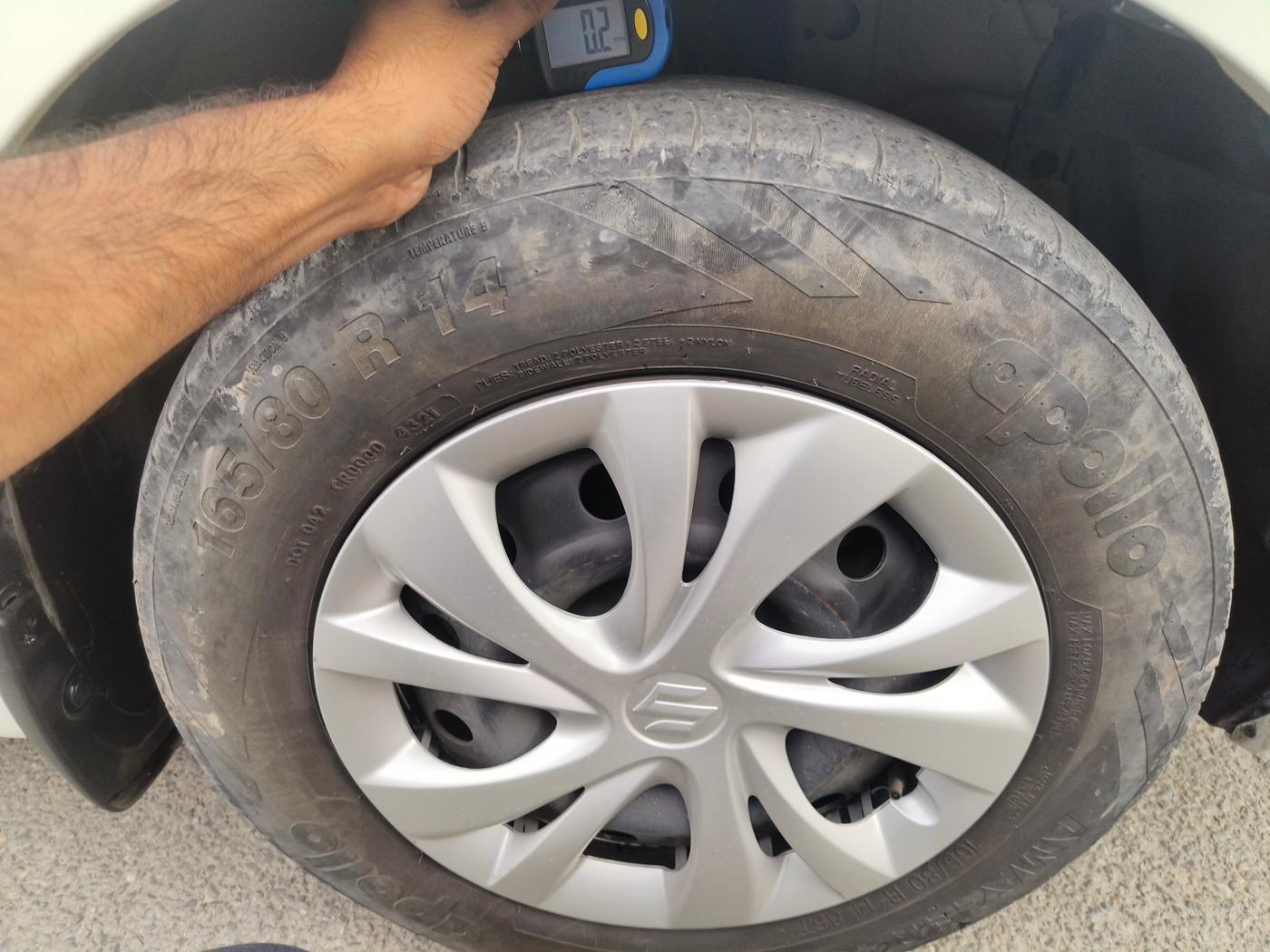2018 Maruti Dzire VDI, Diesel, Manual, 66,000 km, tyre