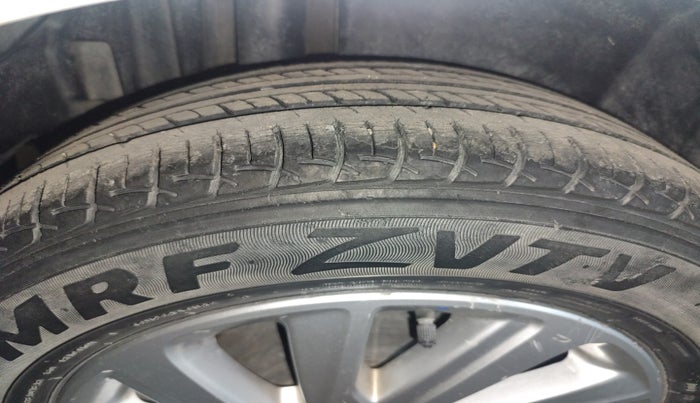 2015 Maruti Swift Dzire ZXI, Petrol, Manual, 47,221 km, tyre