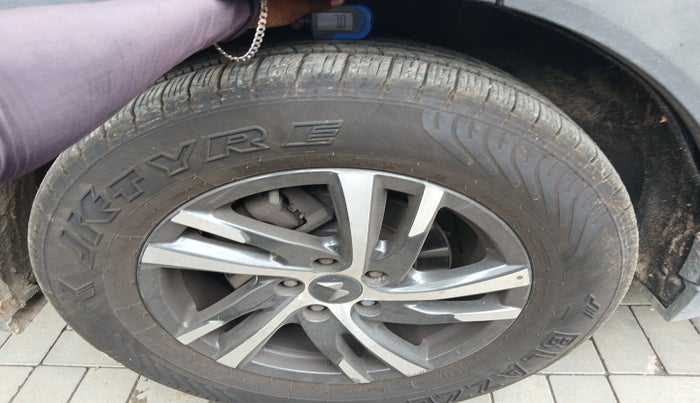 2022 Mahindra XUV700 AX 5 P MT 7 STR, Petrol, Manual, 46,158 km, tyre