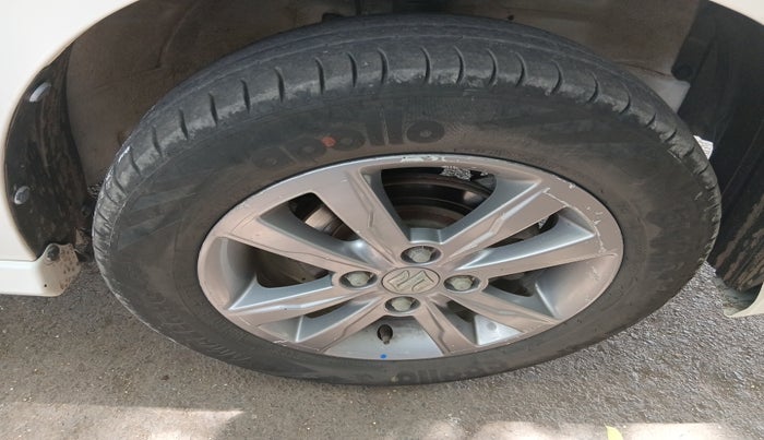 2016 Maruti Wagon R Stingray VXI, Petrol, Manual, 1,23,517 km, tyre
