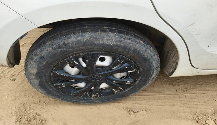 2020 Maruti Swift LXI, Petrol, Manual, 77,222 km, tyre