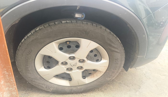 2023 Mahindra XUV300 W6 1.5 Diesel, Diesel, Manual, 20,036 km, tyre