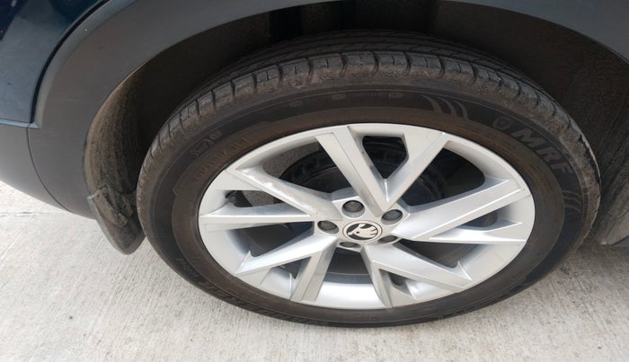 2024 Skoda KUSHAQ STYLE 1.5L TSI DSG (6 AIRBAGS), Petrol, Automatic, 8,017 km, tyre