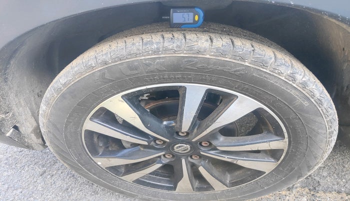 2019 Nissan Kicks XV PREMIUM O DUAL TONE DIESEL, Diesel, Manual, 75,936 km, tyre