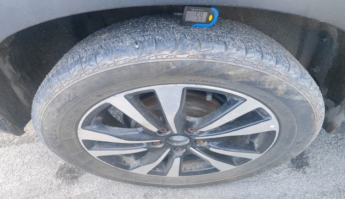 2019 Nissan Kicks XV PREMIUM O DUAL TONE DIESEL, Diesel, Manual, 75,936 km, tyre
