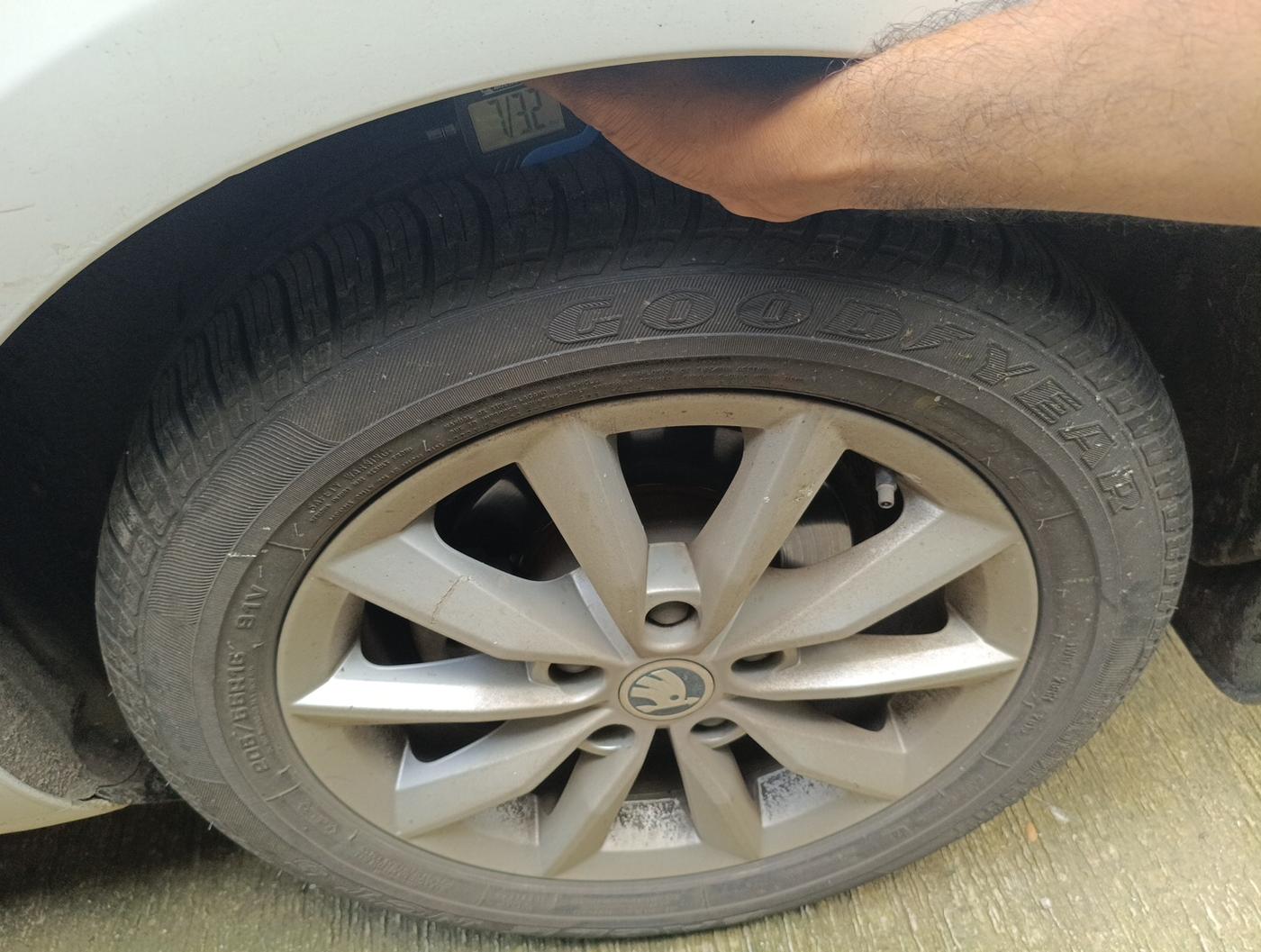 2016 Skoda Octavia STYLE PLUS AT 1.8 TSI, Petrol, Automatic, 69,103 km, tyre