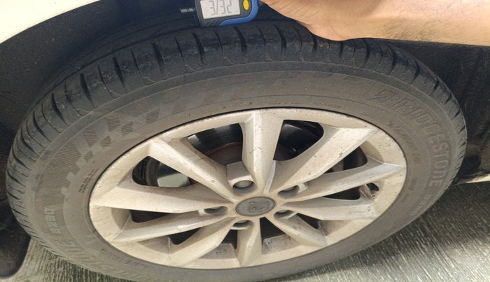 2016 Skoda Octavia STYLE PLUS AT 1.8 TSI, Petrol, Automatic, 69,103 km, tyre