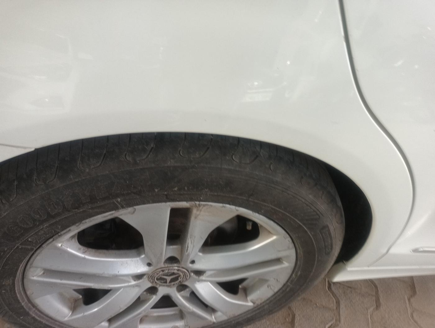 2011 Mercedes Benz C Class 200 CGI AVANTGARDE, Petrol, Automatic, 97,353 km, tyre