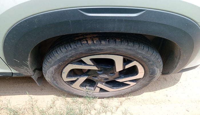 2021 Nissan MAGNITE XV MT, Petrol, Manual, 72,200 km, tyre