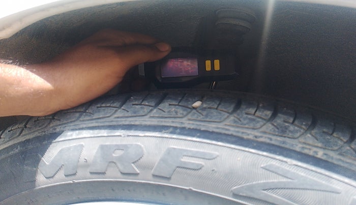 2014 Maruti Swift Dzire ZXI, Petrol, Manual, 1,39,683 km, tyre