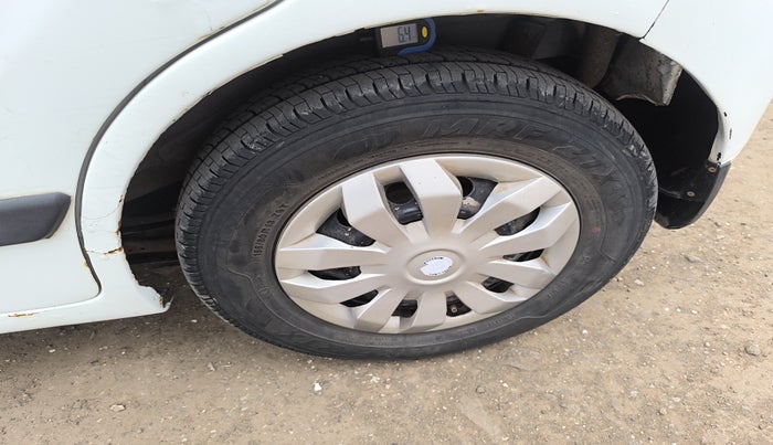 2011 Maruti Wagon R 1.0 LXI CNG, Petrol, Manual, 94,213 km, tyre
