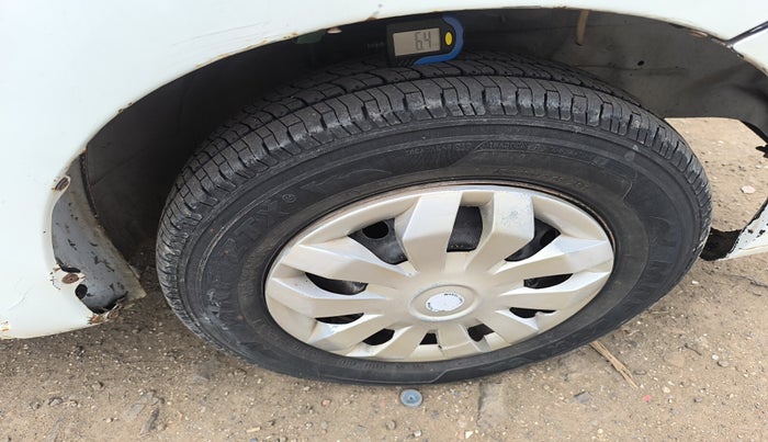 2011 Maruti Wagon R 1.0 LXI CNG, Petrol, Manual, 94,213 km, tyre