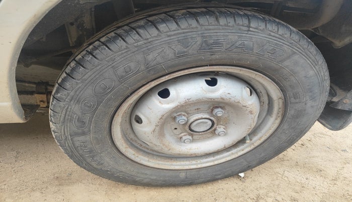 2010 Maruti Alto LXI, Petrol, Manual, 33,530 km, tyre