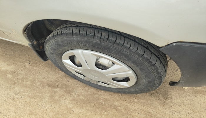 2010 Maruti Alto LXI, Petrol, Manual, 33,530 km, tyre