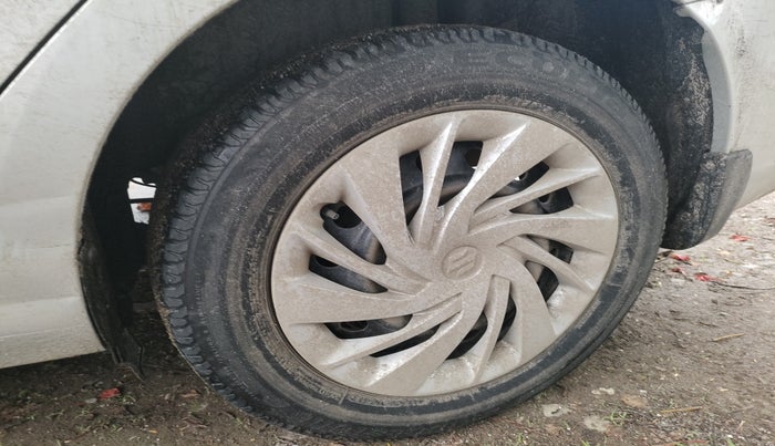 2015 Maruti Ciaz VDI SHVS, Diesel, Manual, 1,67,356 km, tyre