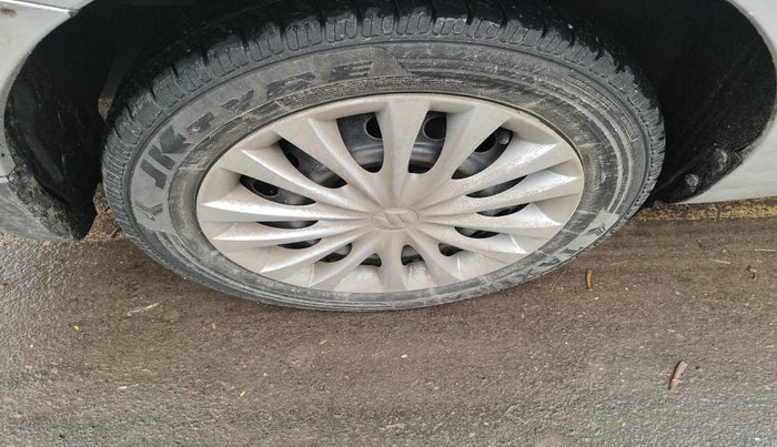 2015 Maruti Ciaz VDI SHVS, Diesel, Manual, 1,67,356 km, tyre