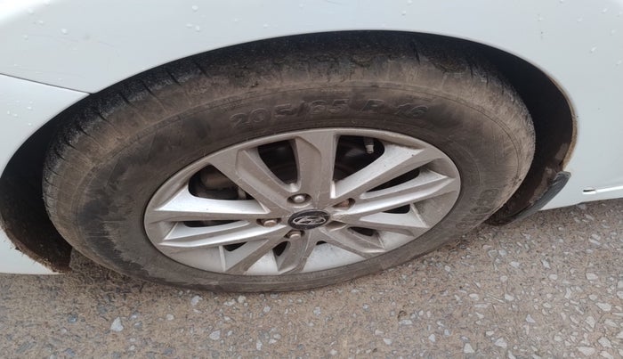 2017 Hyundai New Elantra 1.6 SX MT DIESEL, Diesel, Manual, 89,675 km, tyre