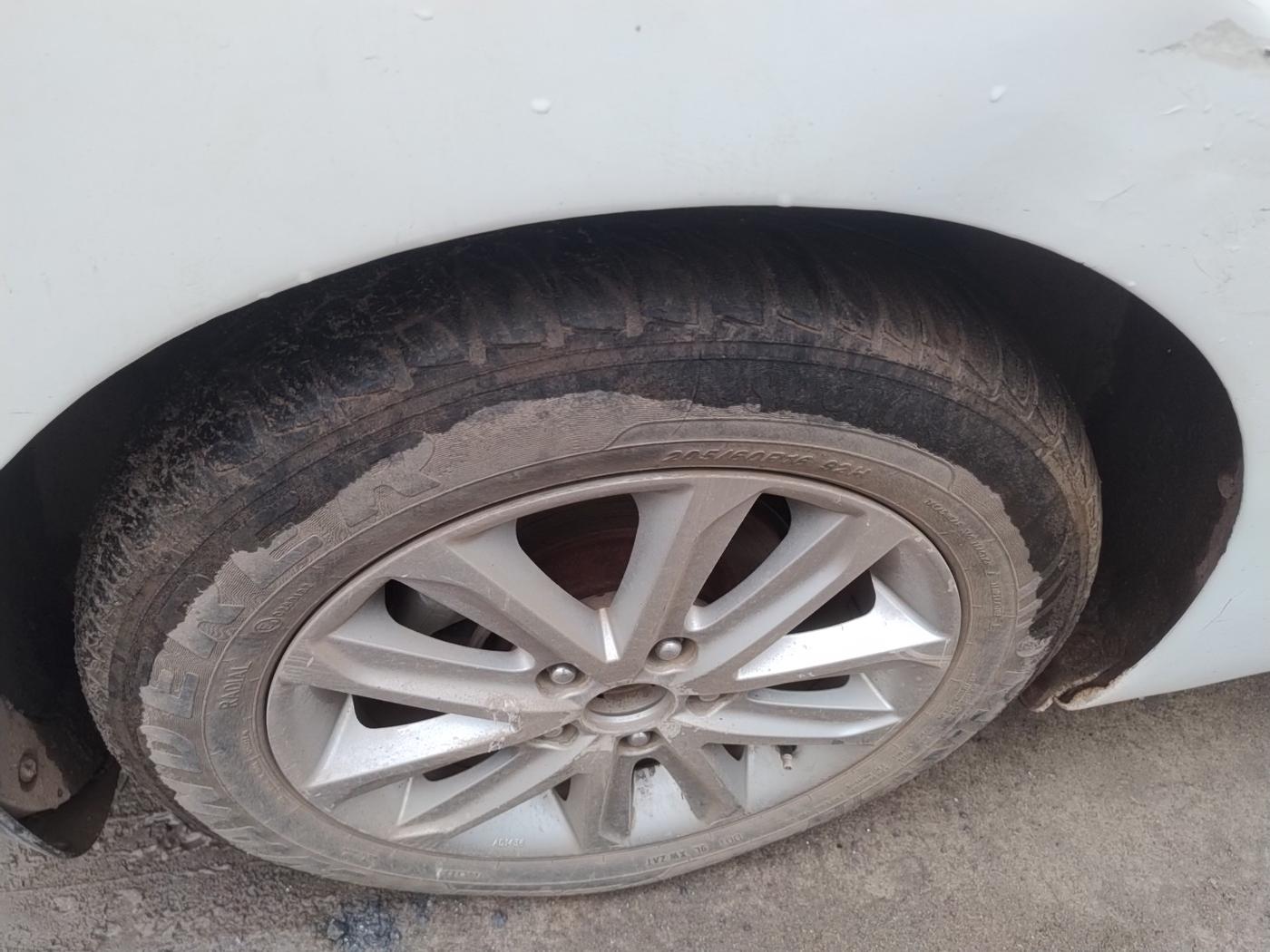 2017 Hyundai New Elantra 1.6 SX MT DIESEL, Diesel, Manual, 89,675 km, tyre