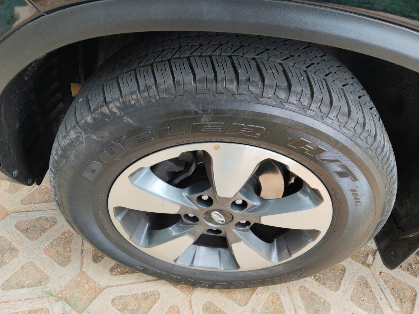 2018 Mahindra ALTURAS G4 4WD AT, Diesel, Automatic, 69,806 km, tyre