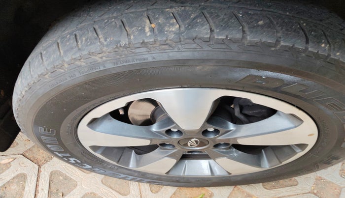 2018 Mahindra ALTURAS G4 4WD AT, Diesel, Automatic, 69,806 km, tyre