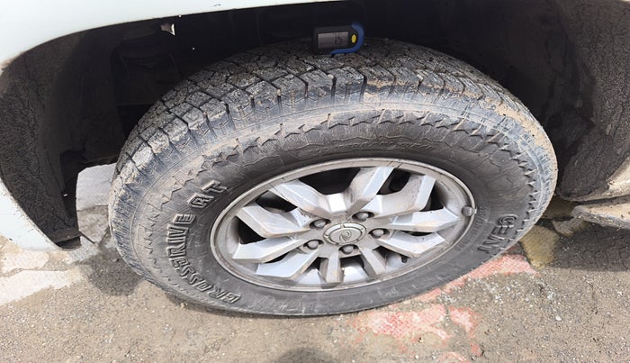 2015 Mahindra TUV300 T8, Diesel, Manual, 1,76,935 km, tyre