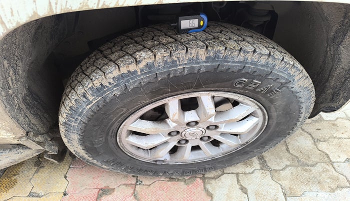 2015 Mahindra TUV300 T8, Diesel, Manual, 1,76,935 km, tyre