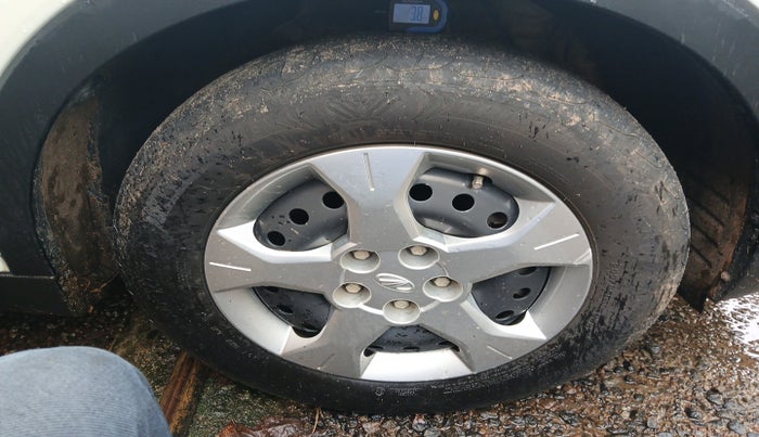 2021 Mahindra XUV300 W6 1.2 PETROL AMT, Petrol, Automatic, 48,045 km, tyre