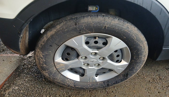 2021 Mahindra XUV300 W6 1.2 PETROL AMT, Petrol, Automatic, 48,045 km, tyre