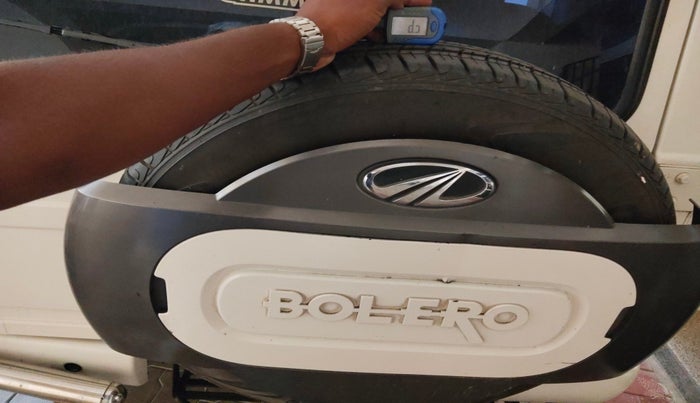 2020 Mahindra Bolero B6 (O), Diesel, Manual, 33,586 km, tyre