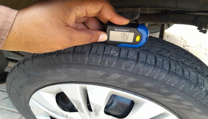 2014 Maruti Alto K10 VXI, Petrol, Manual, 59,214 km, tyre