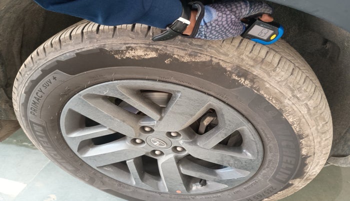 2020 Tata Harrier XZ PLUS CAMO EDITION, Diesel, Manual, 68,710 km, tyre