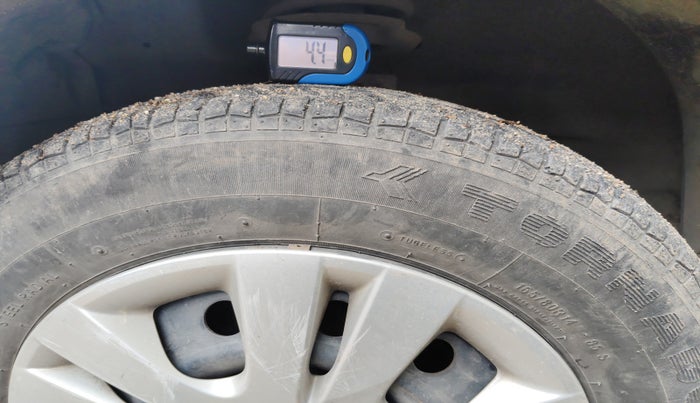 2015 Maruti Swift Dzire VDI, Diesel, Manual, 1,16,807 km, tyre