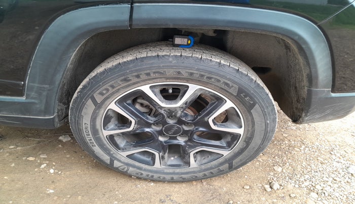 2019 Jeep Compass TRAILHAWK (O) 2.0 4X4, Diesel, Automatic, 1,00,140 km, tyre