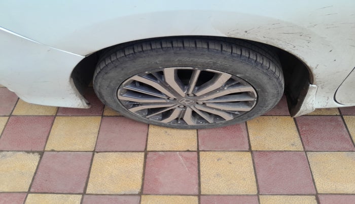 2017 Honda City 1.5L I-DTEC ZX, Diesel, Manual, 1,78,760 km, tyre