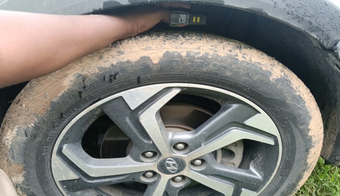 2019 Hyundai Creta SX (O) 1.6 DIESEL, Diesel, Manual, 2,06,303 km, tyre