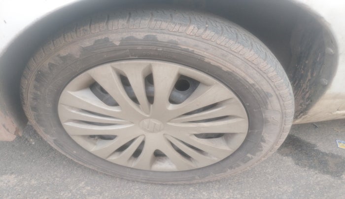 2012 Maruti Ertiga VXI, Petrol, Manual, 1,22,053 km, tyre