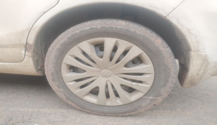 2012 Maruti Ertiga VXI, Petrol, Manual, 1,22,053 km, tyre