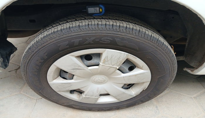 2010 Toyota Innova 2.5 G3, Diesel, Manual, 1,50,629 km, tyre