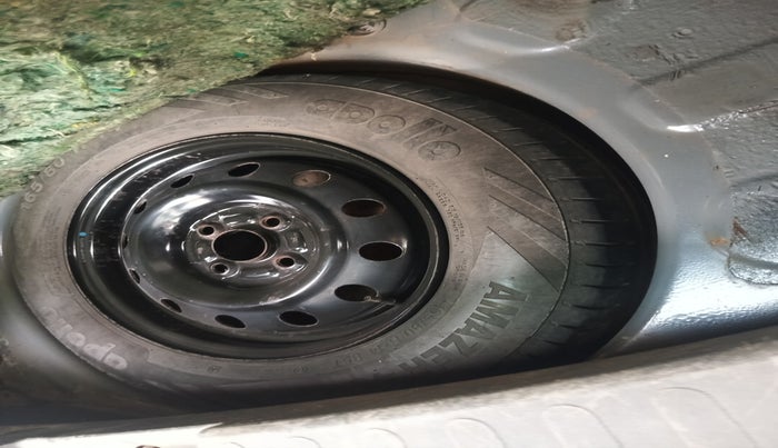 2010 Maruti Ritz VDI, Diesel, Manual, 679 km, tyre