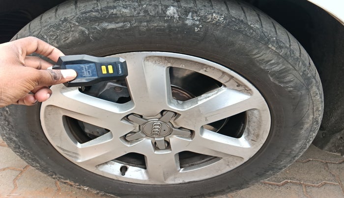 2012 Audi Q7 4.2 TDI QUATTRO, Diesel, Automatic, 73,063 km, tyre